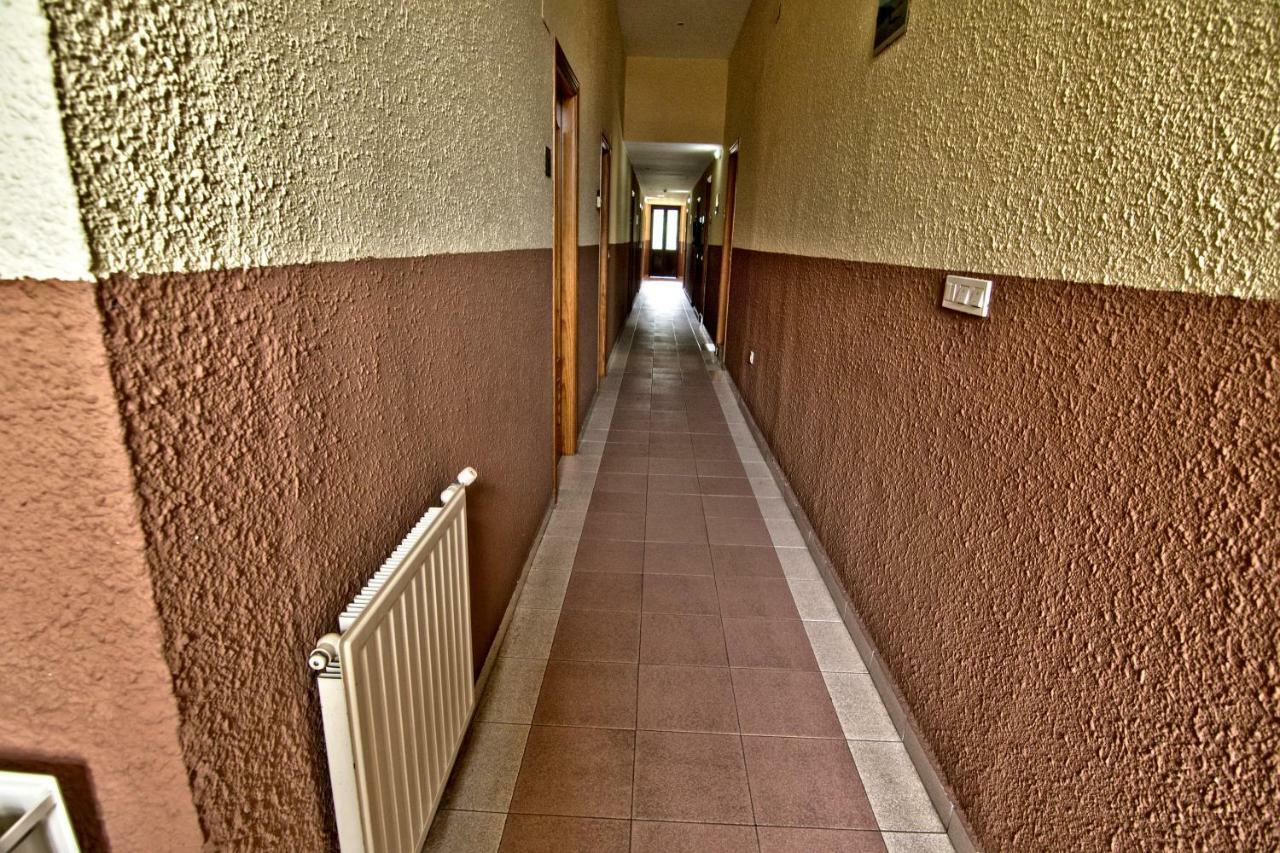 Albergue Juvenil De Bustiello Bustiello  Luaran gambar