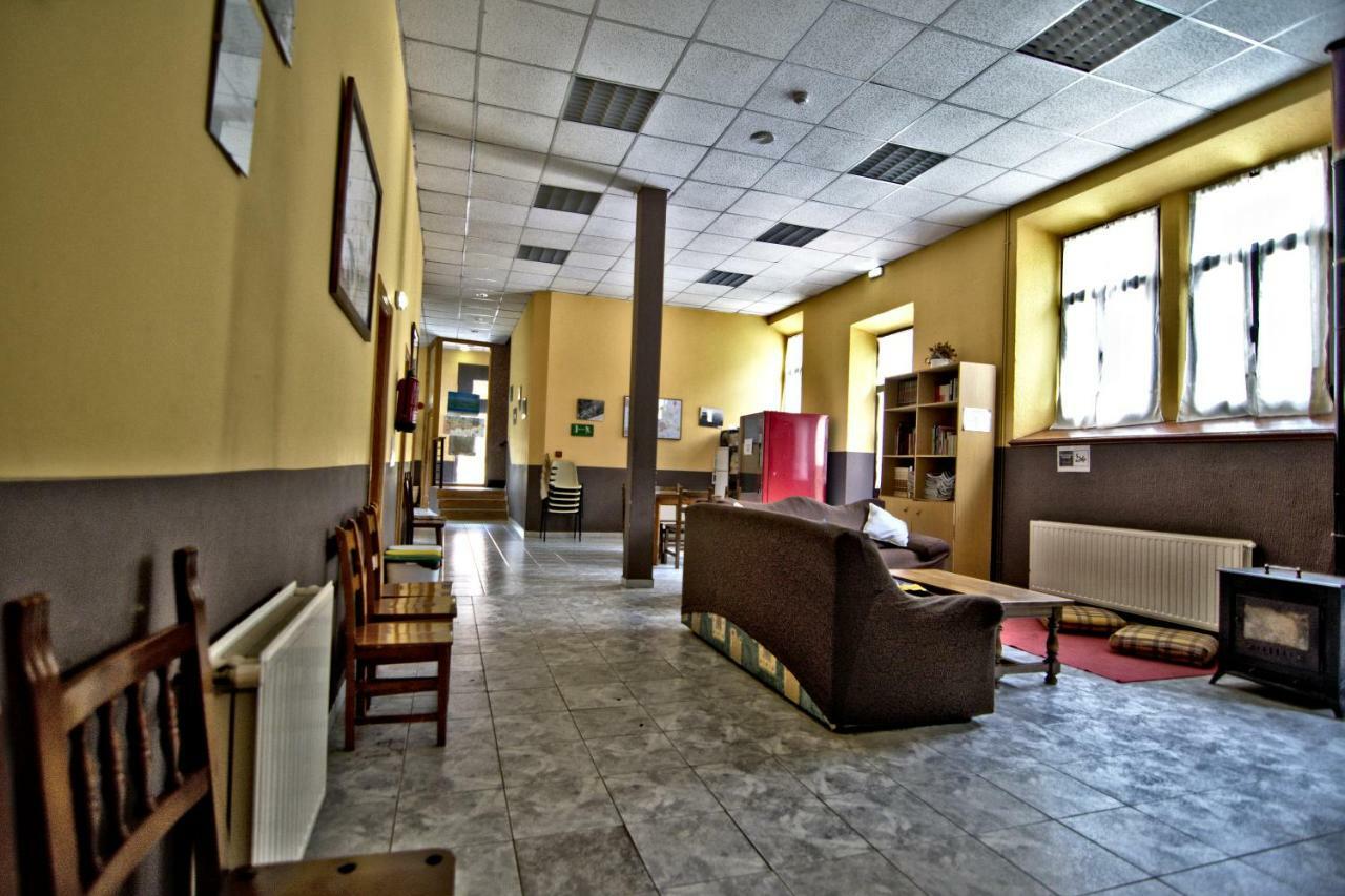 Albergue Juvenil De Bustiello Bustiello  Luaran gambar